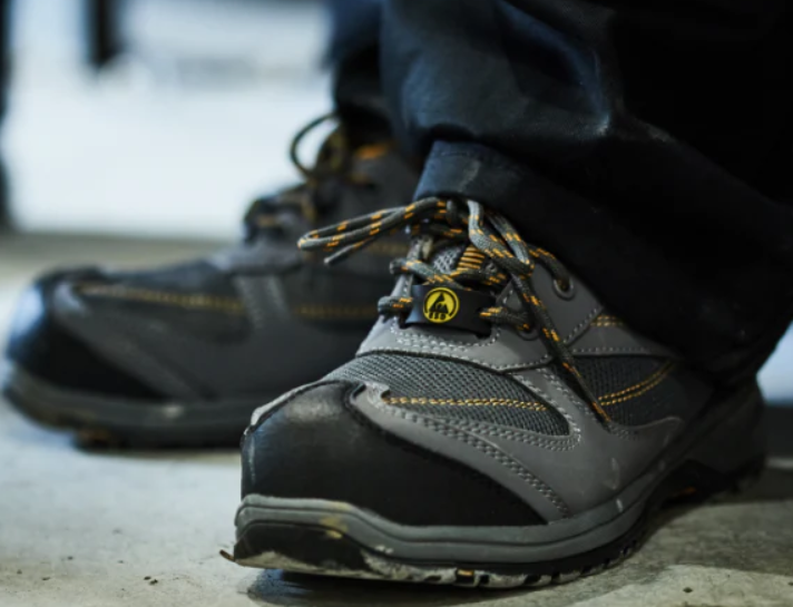 V12 Turbo IGS Composite S1P ESD Safety Trainers - V1930