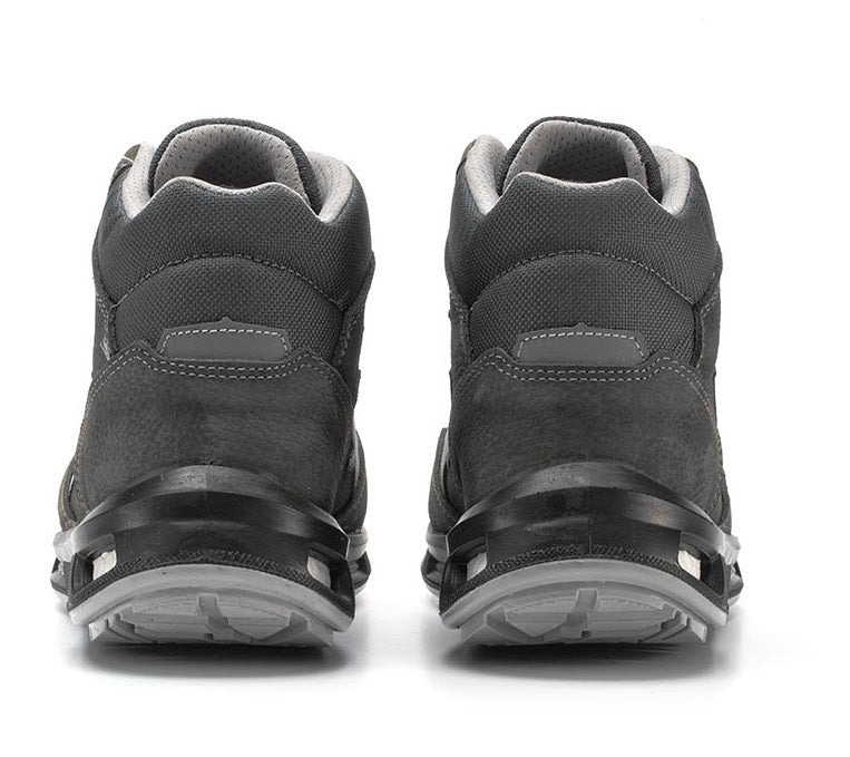 Lightweight work outlet trainers